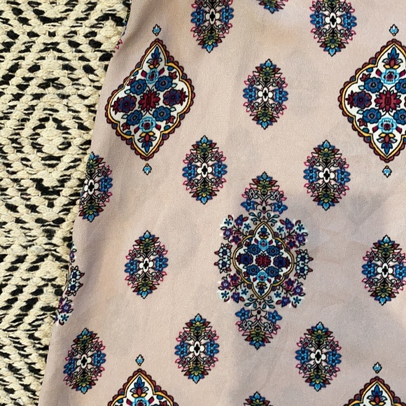 Light pink print blouse - Picture 2 of 4